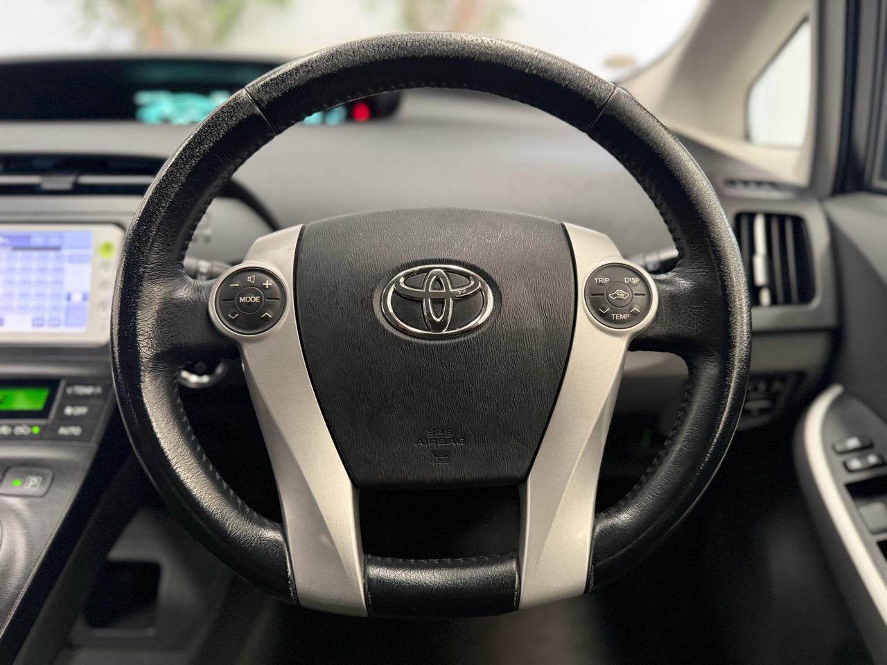 2012 Toyota Prius thumbnail