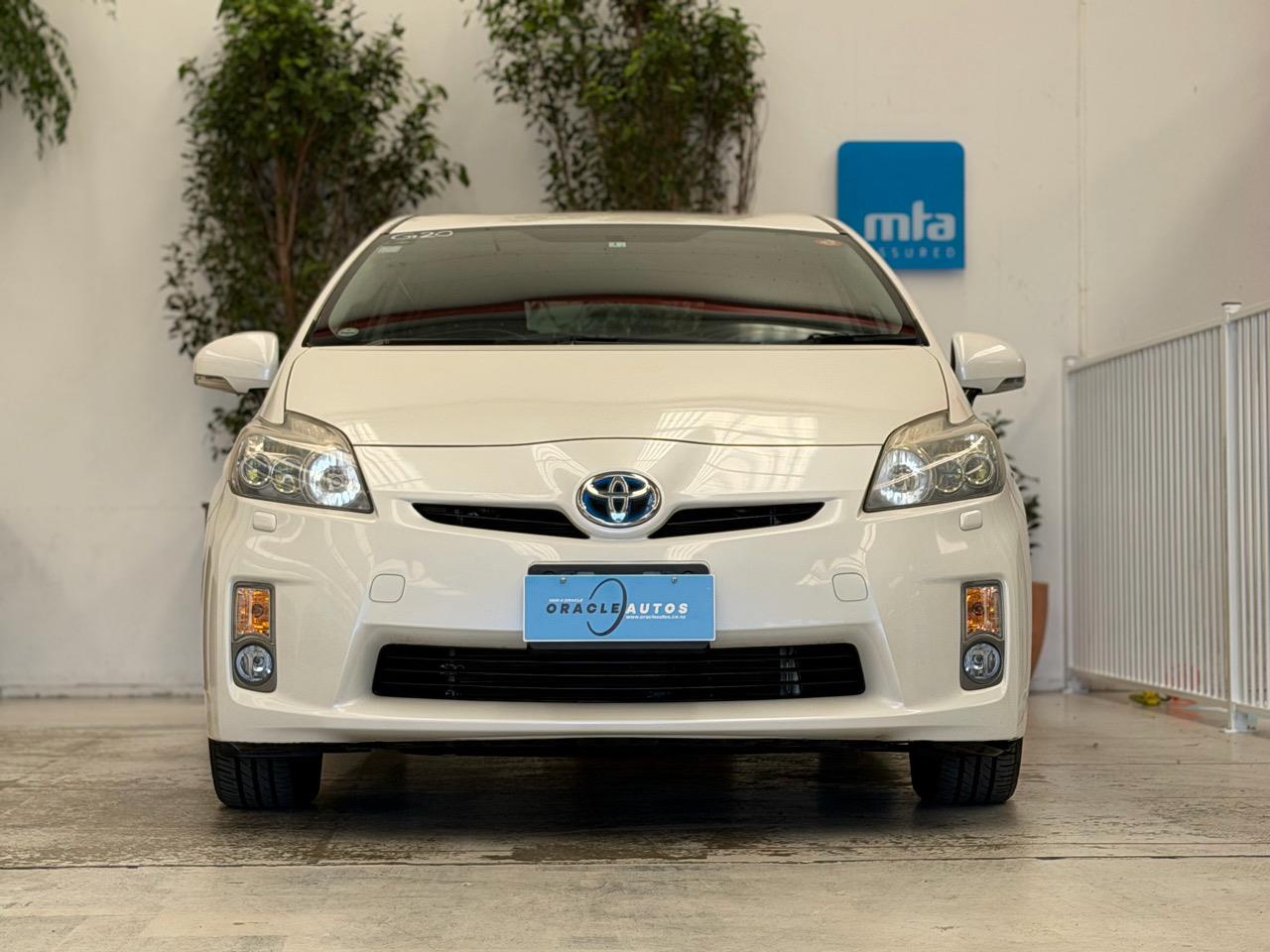 2012 Toyota Prius thumbnail