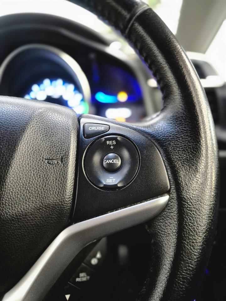 2013 Honda FIT thumbnail