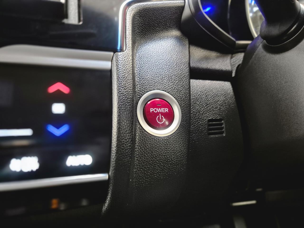 2013 Honda FIT thumbnail