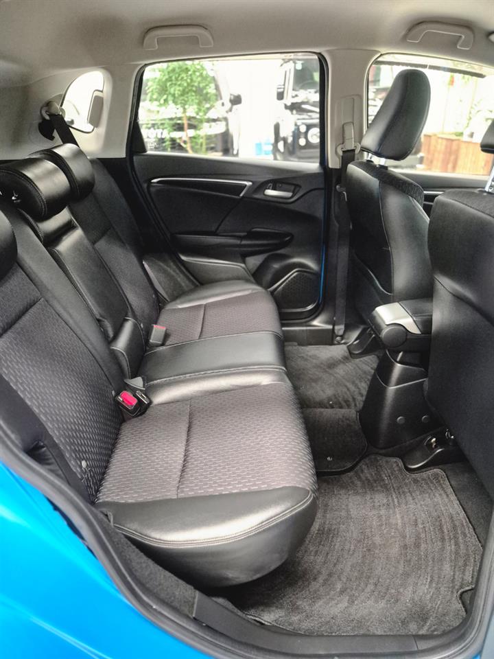 2013 Honda FIT thumbnail