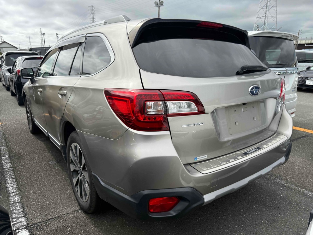 2015 Subaru Outback thumbnail