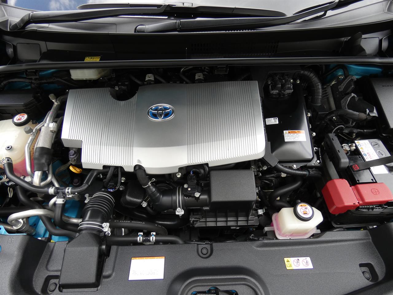2017 Toyota Prius thumbnail