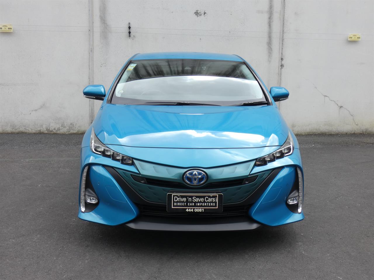 2017 Toyota Prius thumbnail