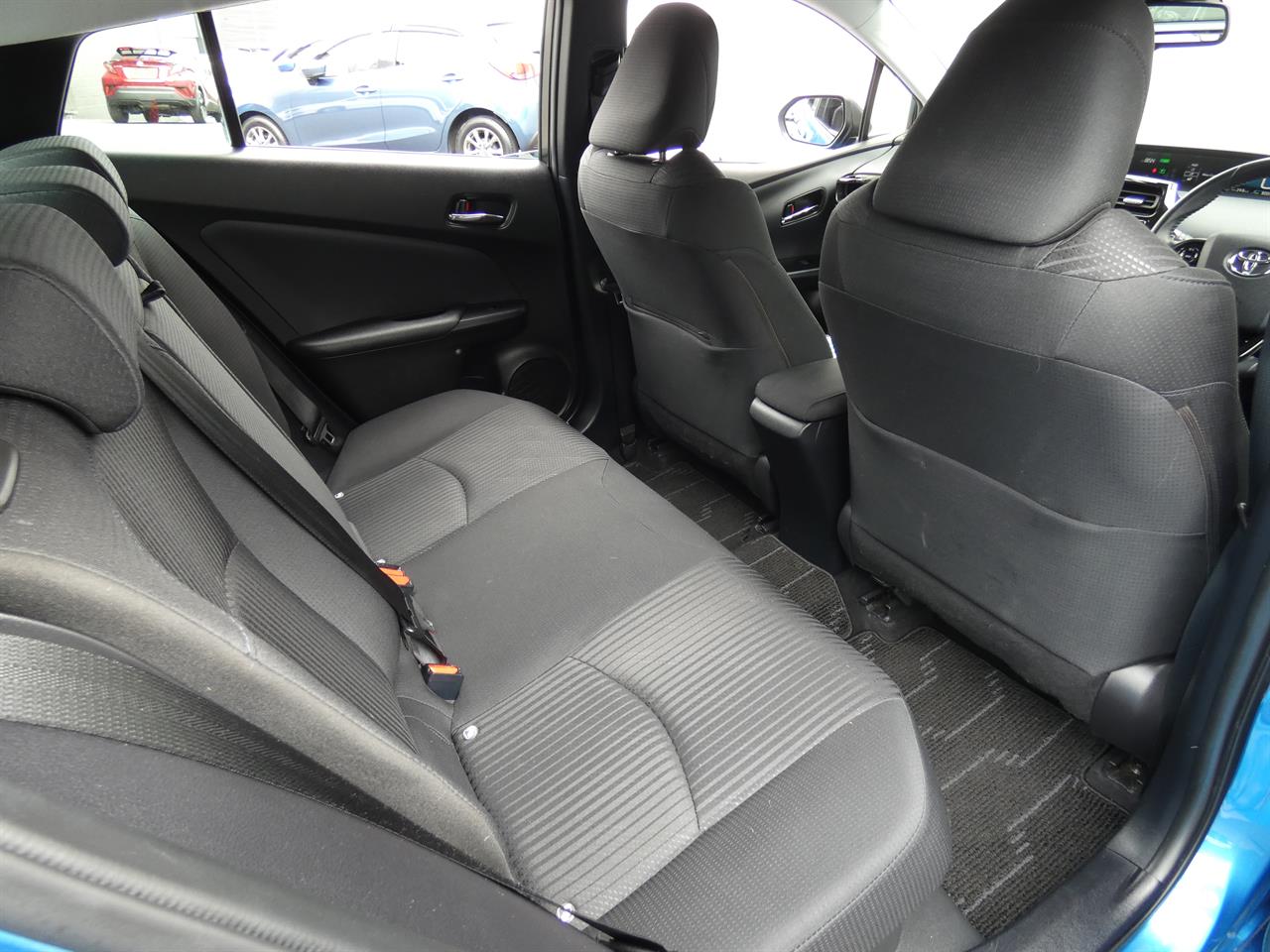 2019 Toyota Prius thumbnail