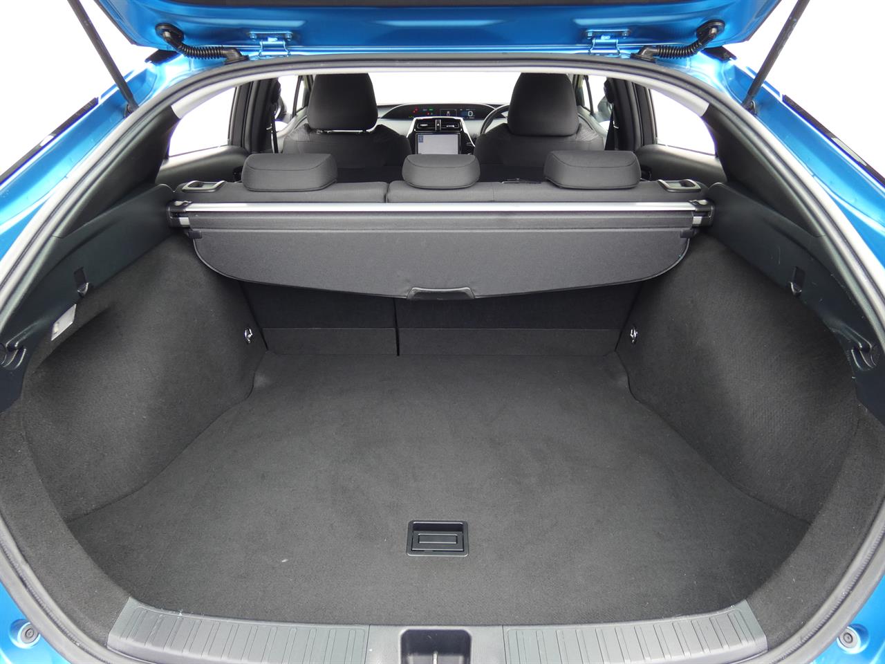 2019 Toyota Prius thumbnail