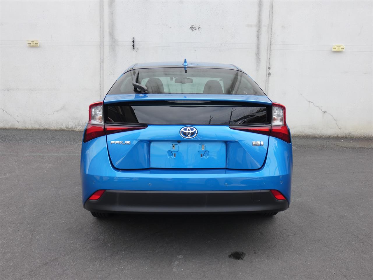 2019 Toyota Prius thumbnail