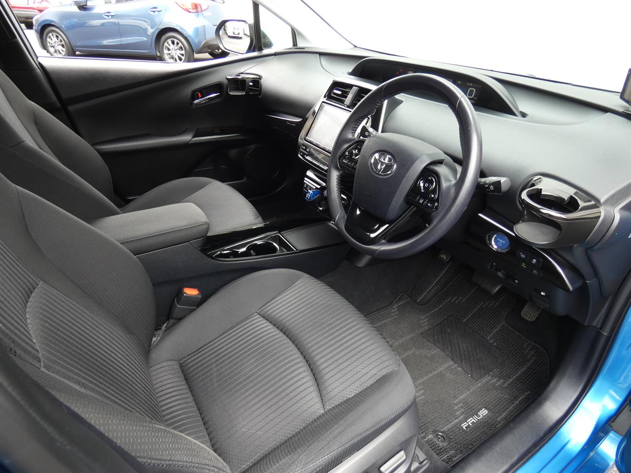 2019 Toyota Prius thumbnail