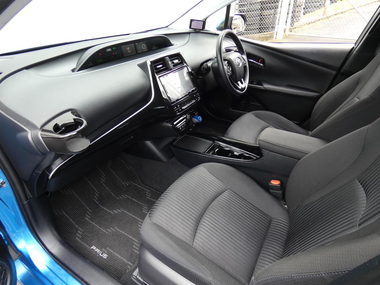 2019 Toyota Prius thumbnail