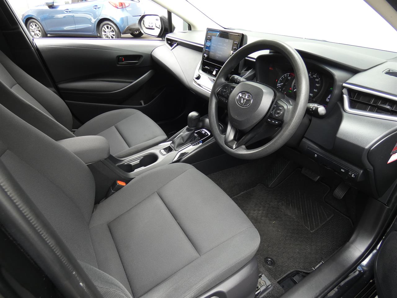 2020 Toyota COROLLA thumbnail