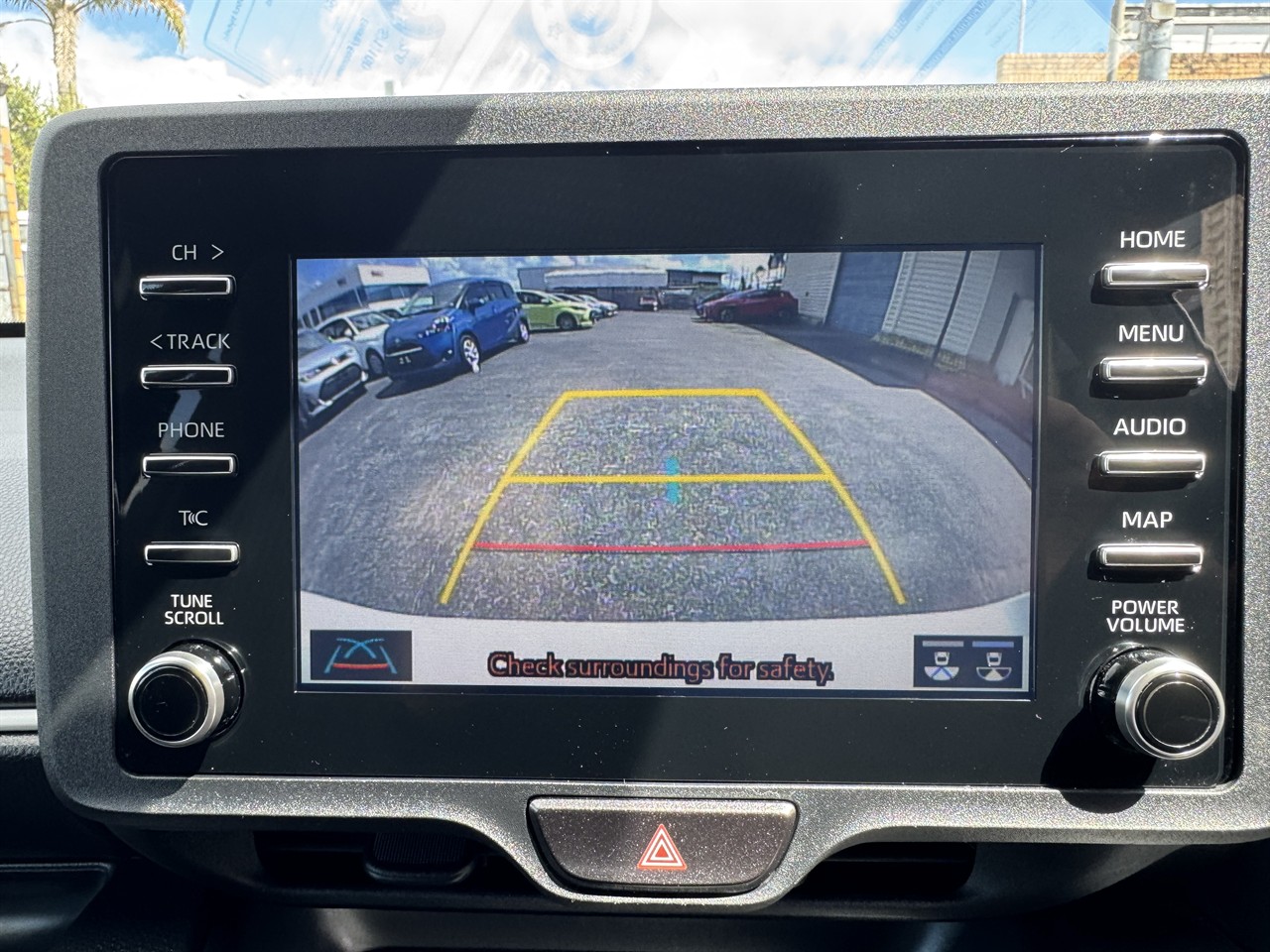 2021 Toyota YARIS thumbnail
