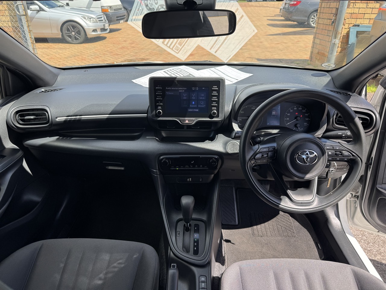 2021 Toyota YARIS thumbnail
