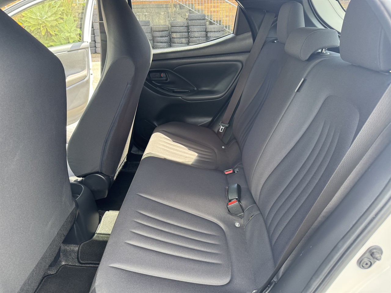 2021 Toyota YARIS thumbnail