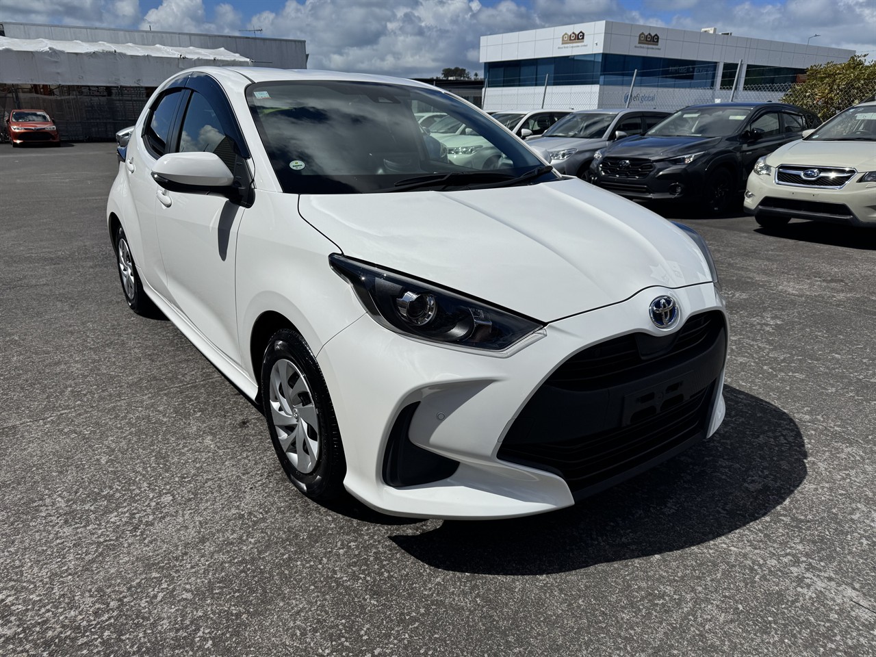 2021 Toyota YARIS thumbnail