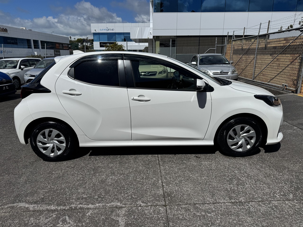 2021 Toyota YARIS thumbnail