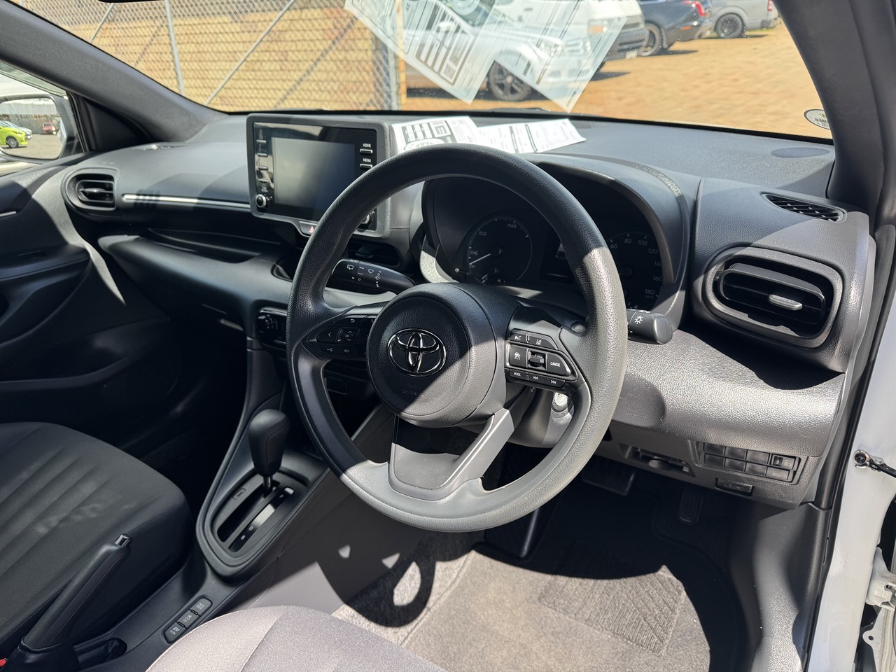 2021 Toyota YARIS thumbnail