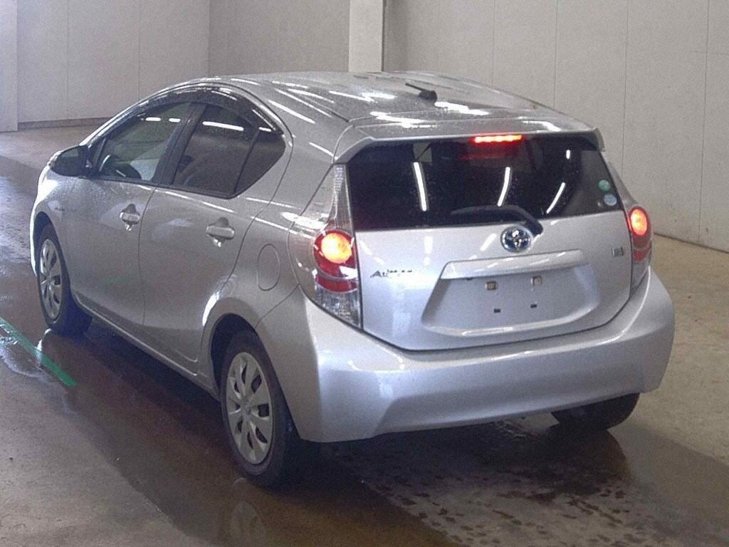 2014 Toyota Aqua thumbnail