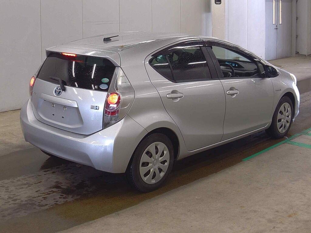 2014 Toyota Aqua thumbnail