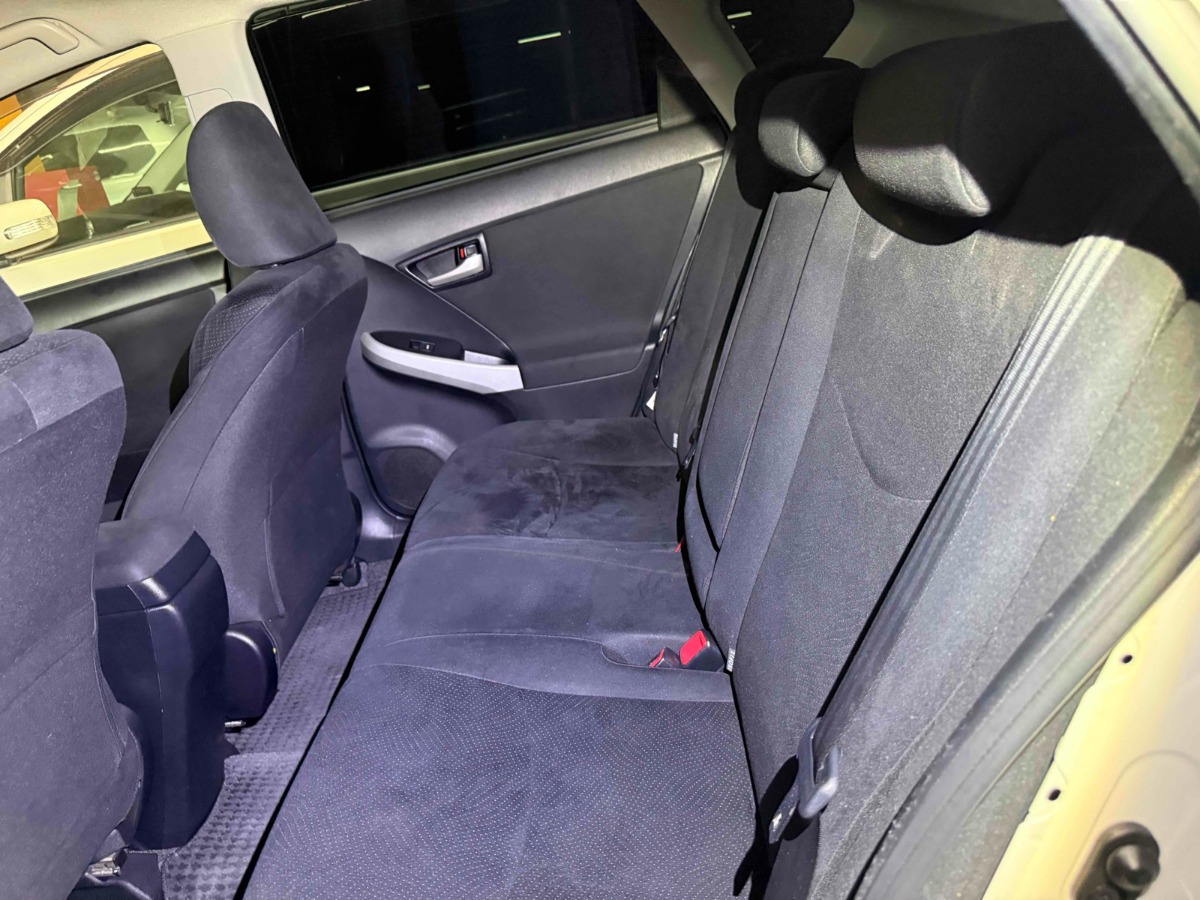 2013 Toyota Prius thumbnail
