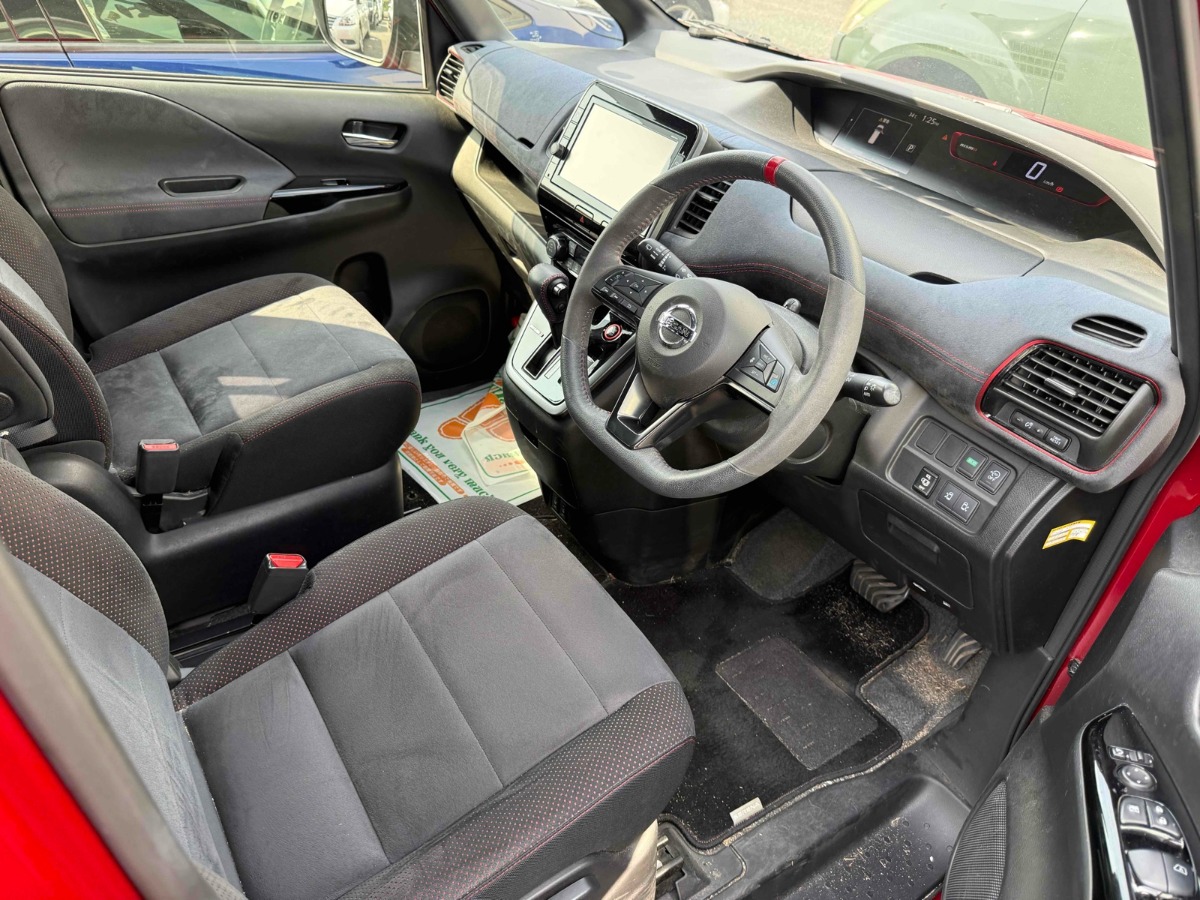 2018 Nissan Serena thumbnail