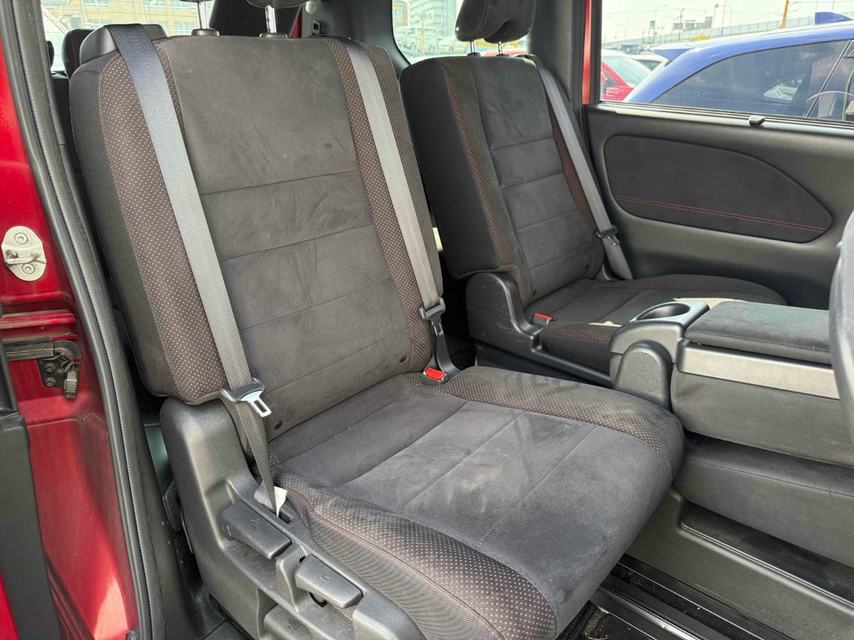 2018 Nissan Serena thumbnail