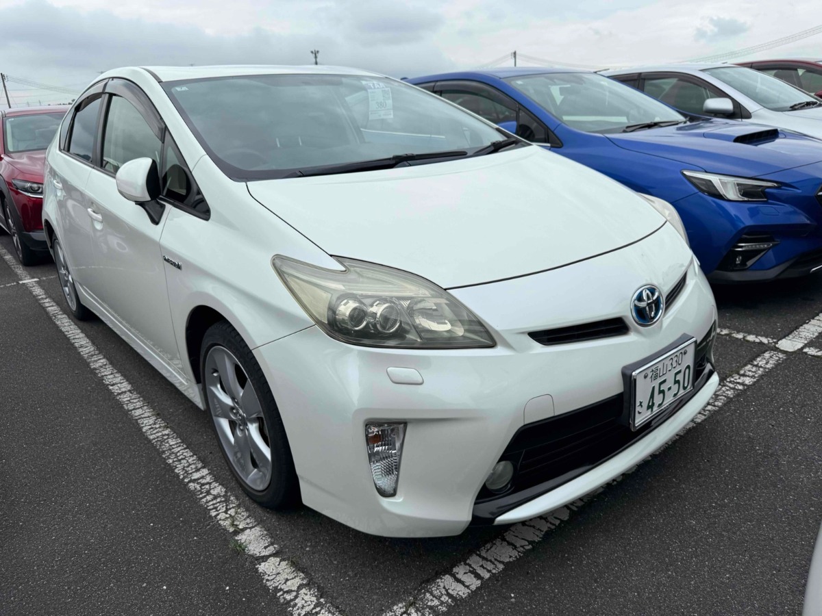 2012 Toyota Prius thumbnail