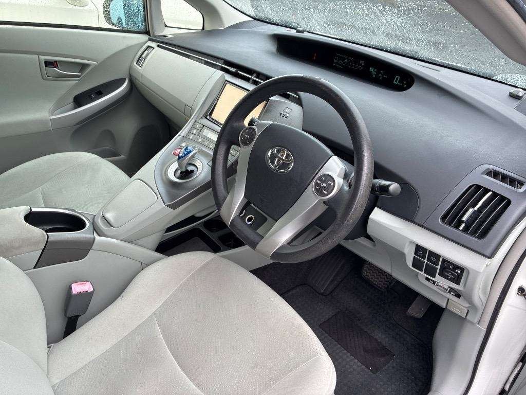 2012 Toyota Prius thumbnail