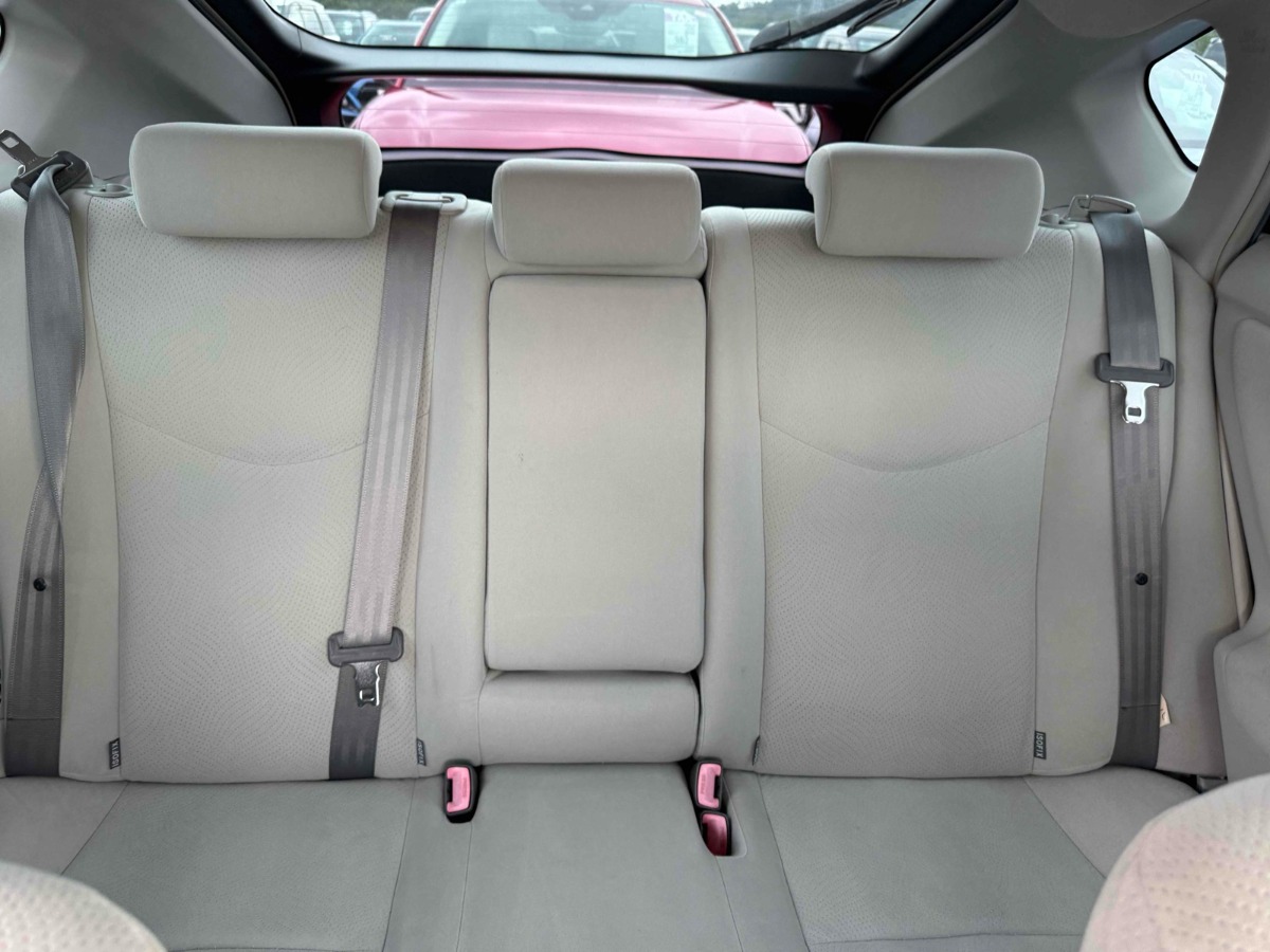2012 Toyota Prius thumbnail