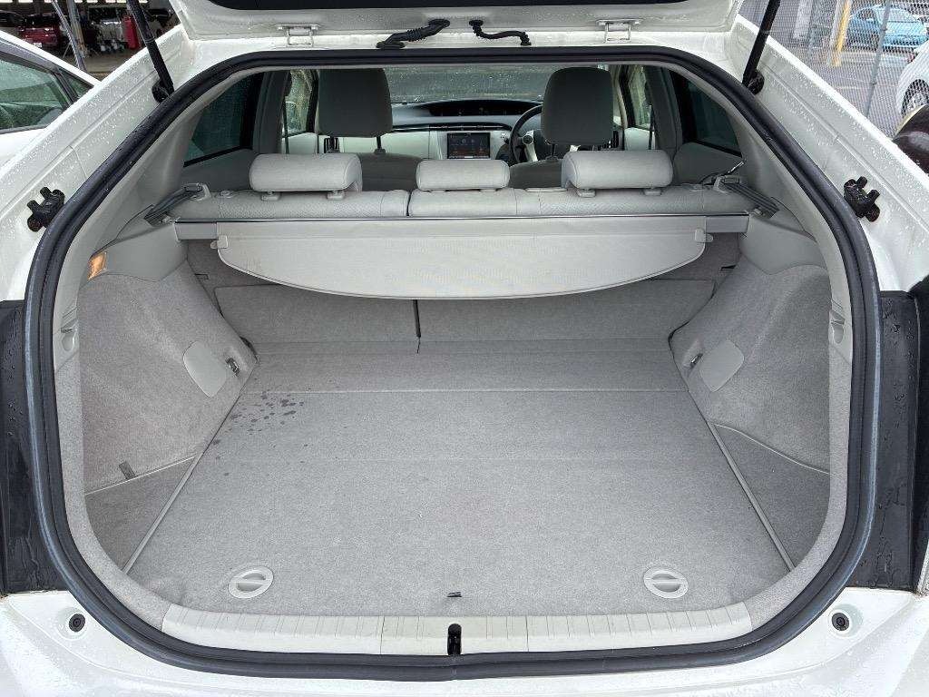 2012 Toyota Prius thumbnail