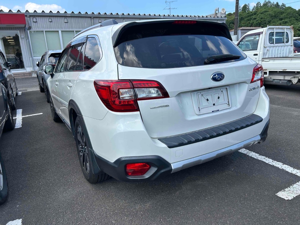 2016 Subaru Legacy thumbnail