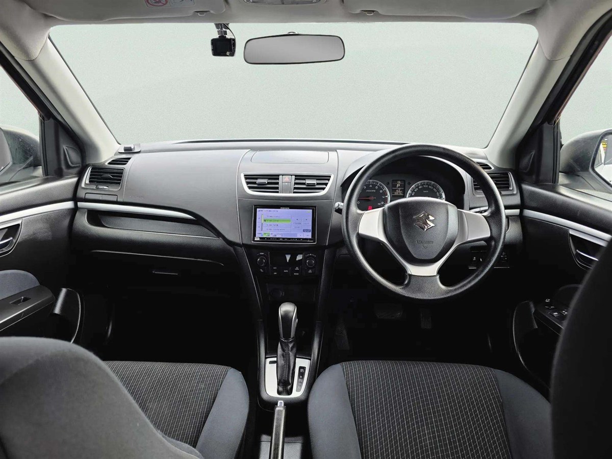 2015 Suzuki Swift thumbnail
