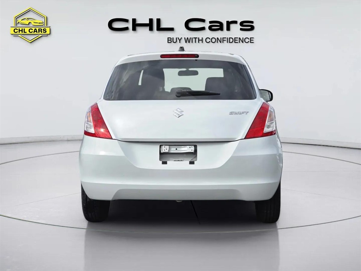 2015 Suzuki Swift thumbnail