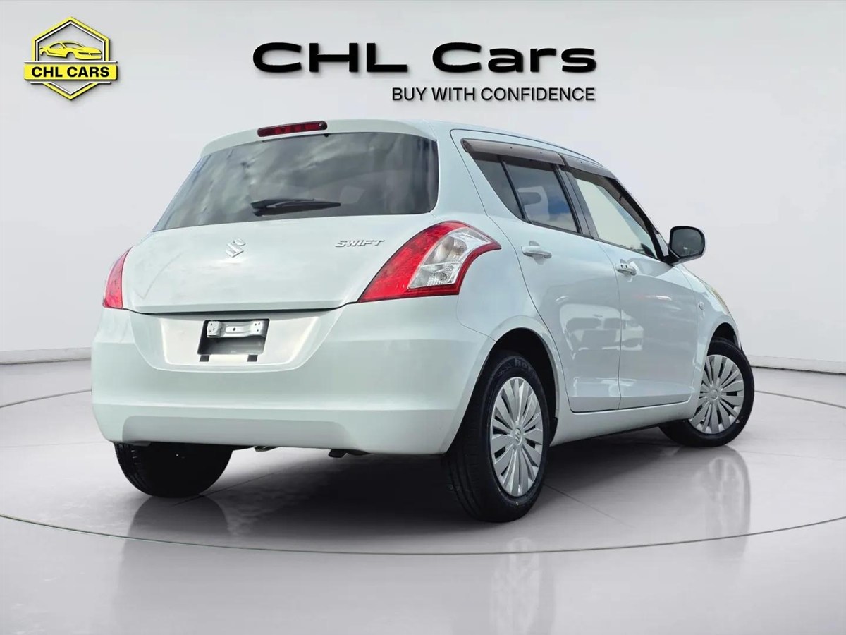 2015 Suzuki Swift thumbnail