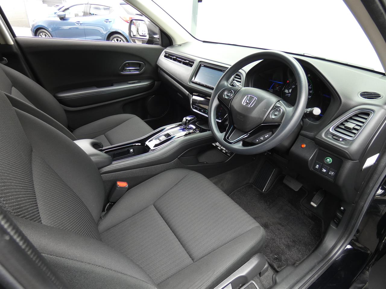 2016 Honda Vezel thumbnail