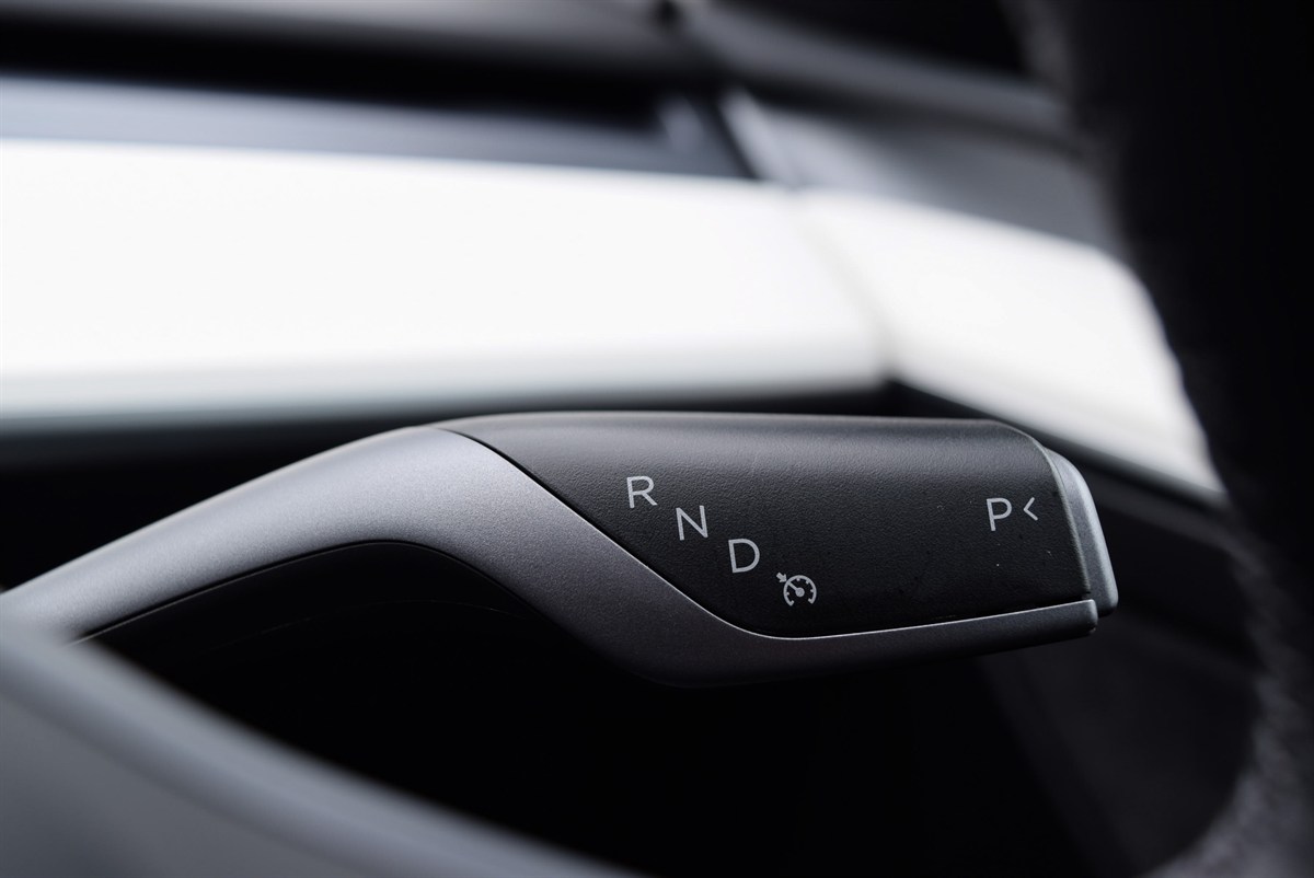 2023 Tesla Model thumbnail