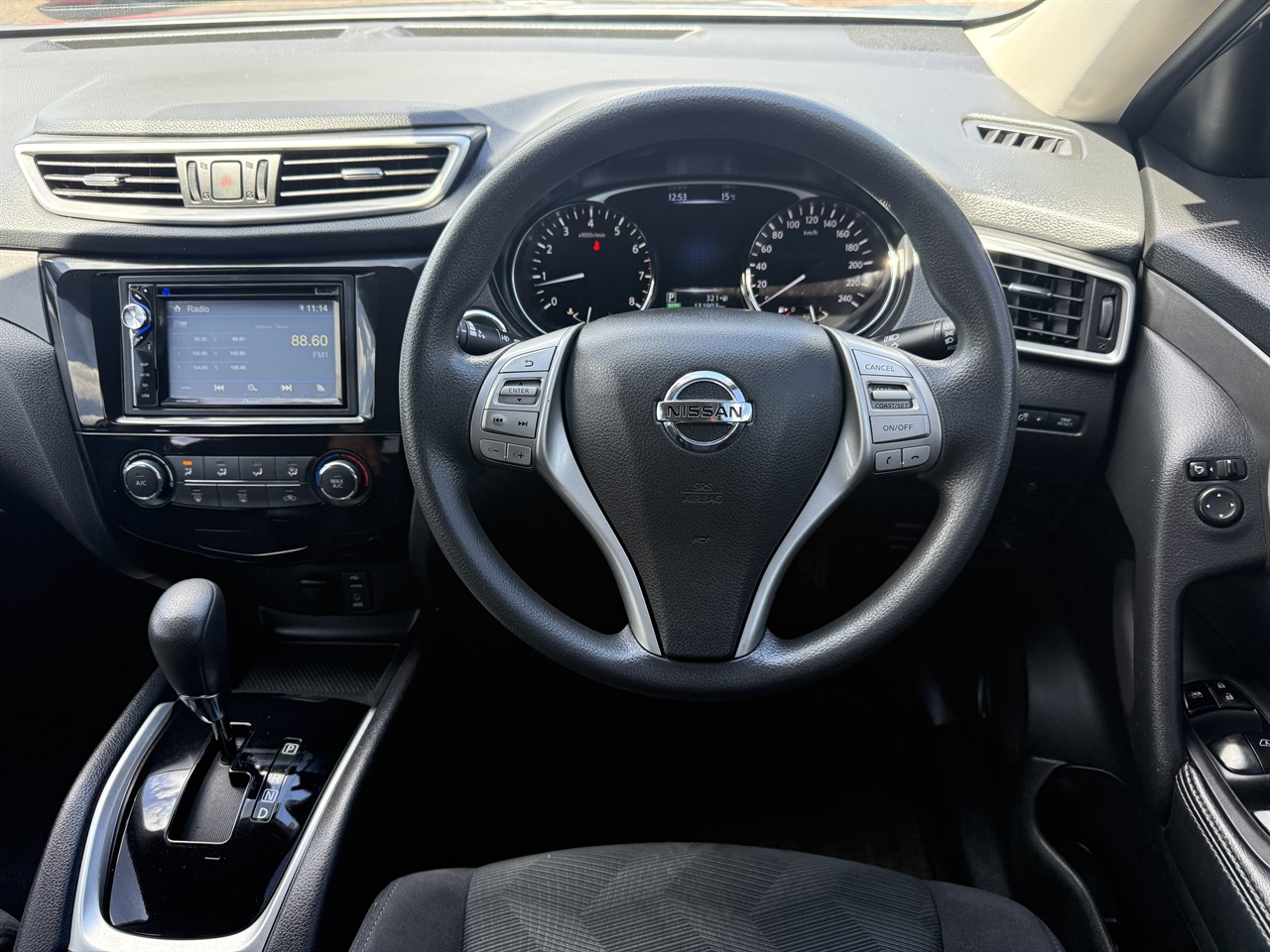 2015 Nissan X-Trail thumbnail