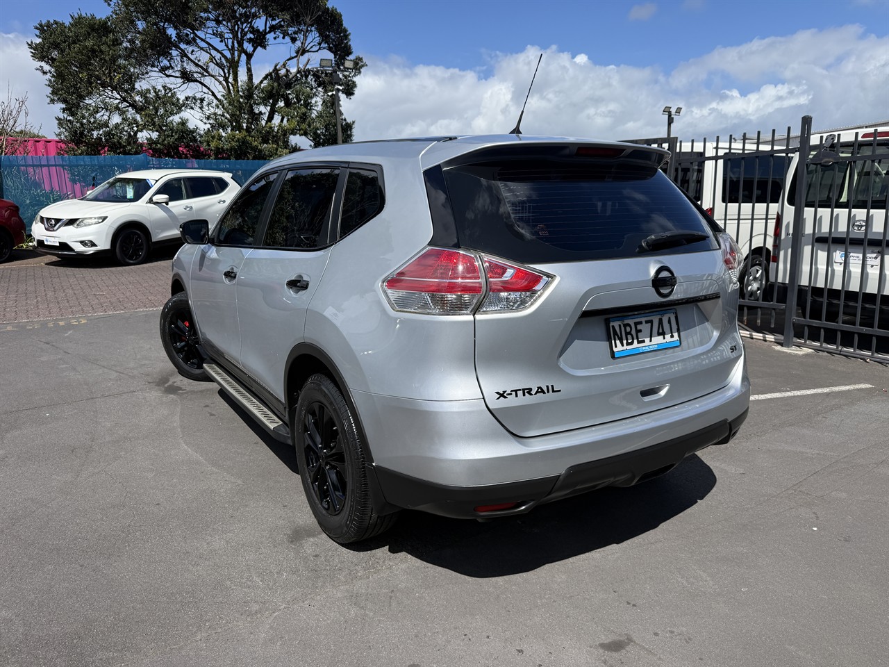 2015 Nissan X-Trail thumbnail