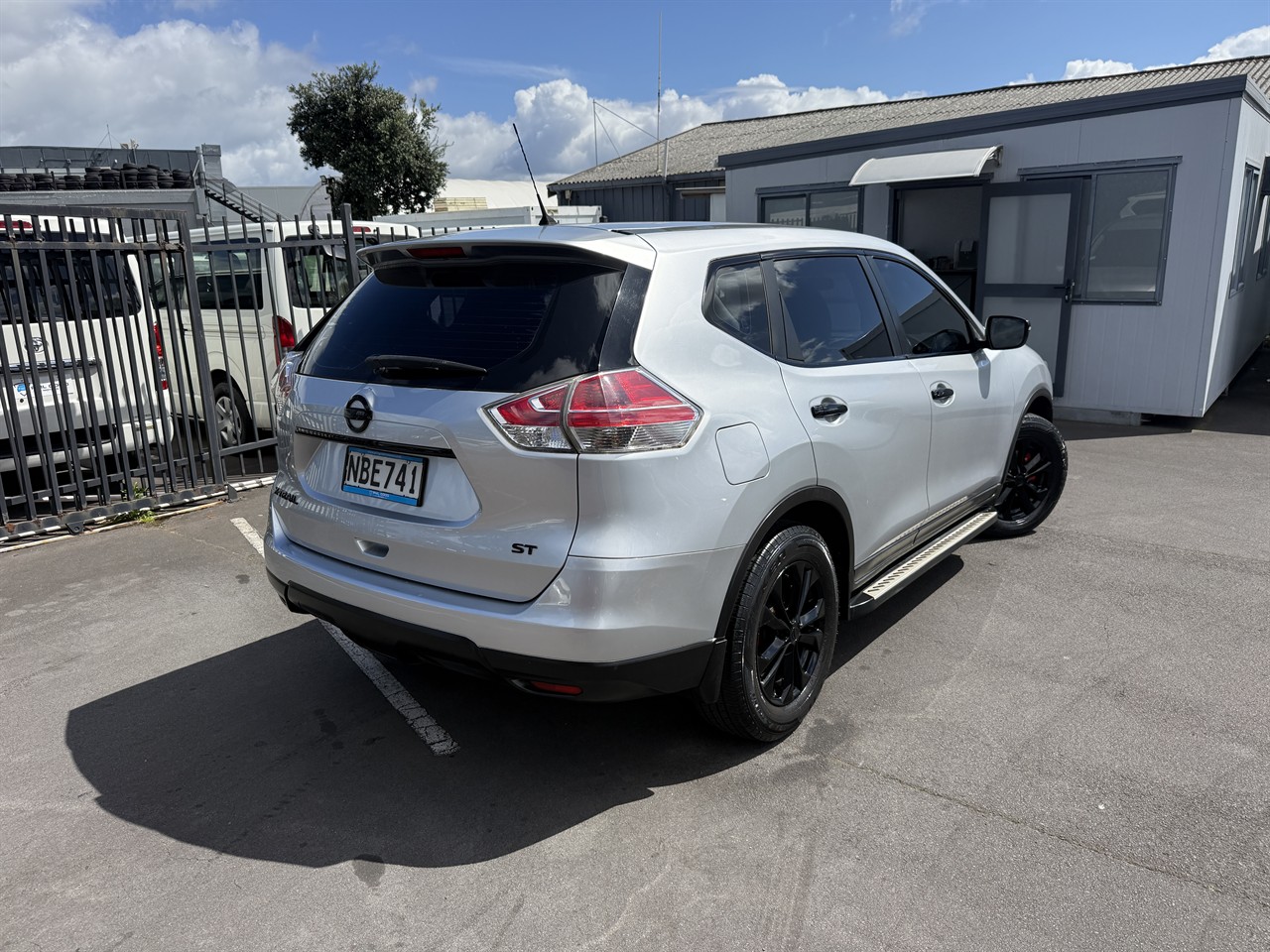 2015 Nissan X-Trail thumbnail