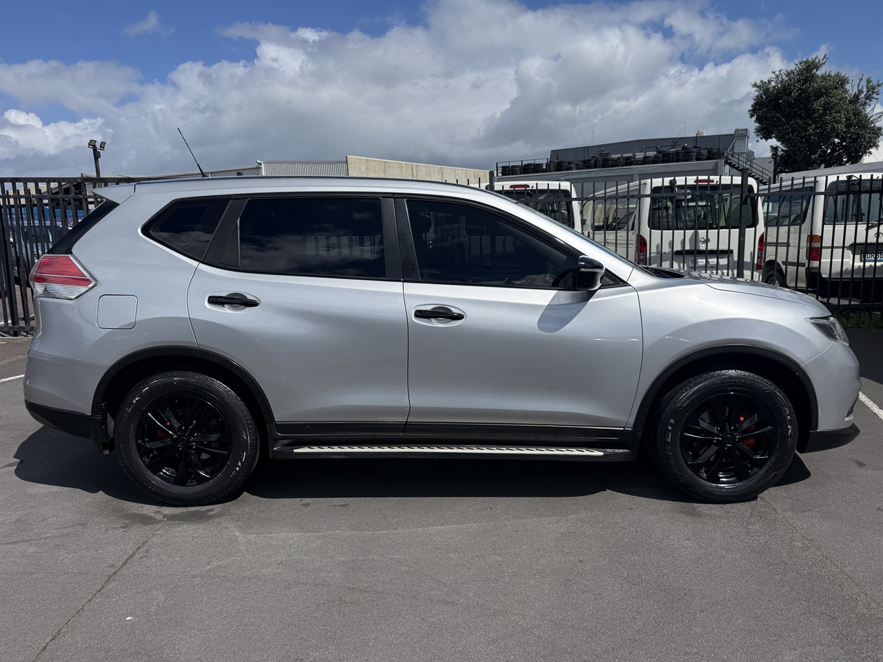 2015 Nissan X-Trail thumbnail