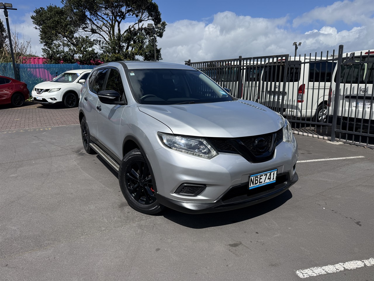 2015 Nissan X-Trail thumbnail