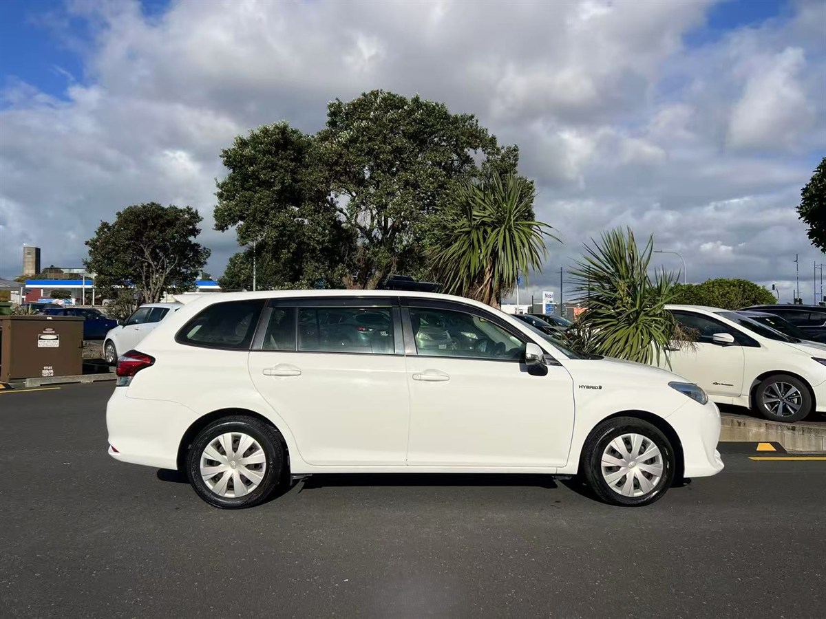 2016 Toyota Corolla thumbnail