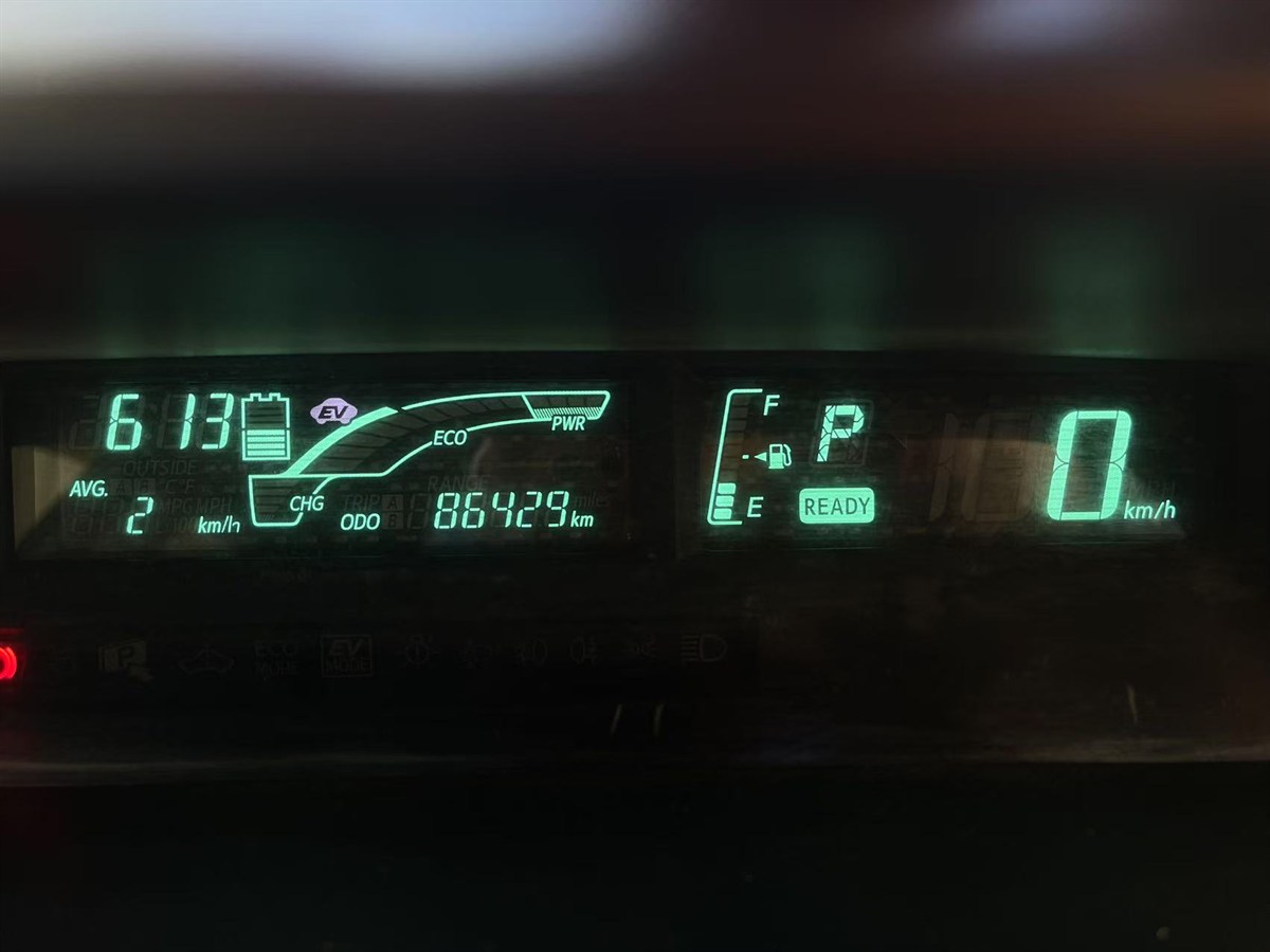 2012 Toyota Aqua thumbnail