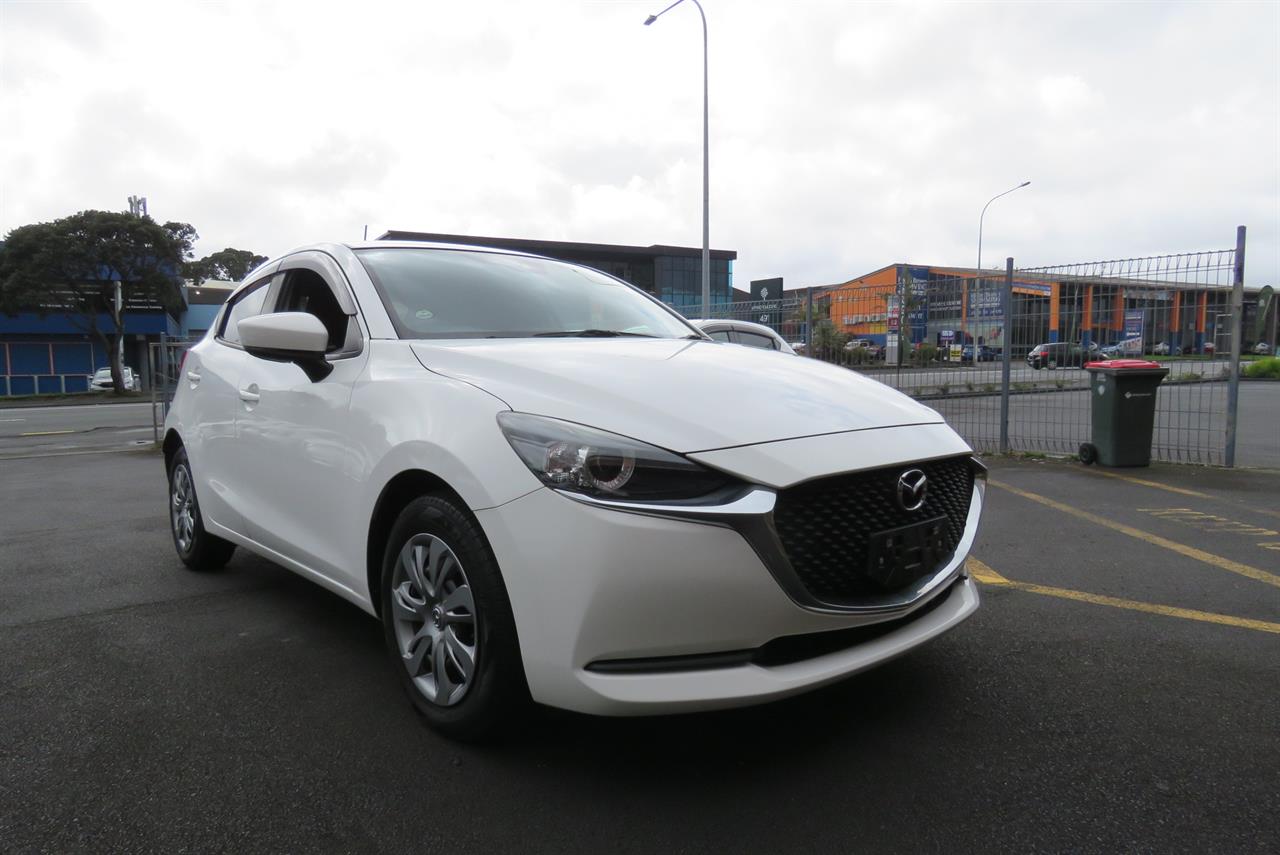 2020 Mazda 2 thumbnail