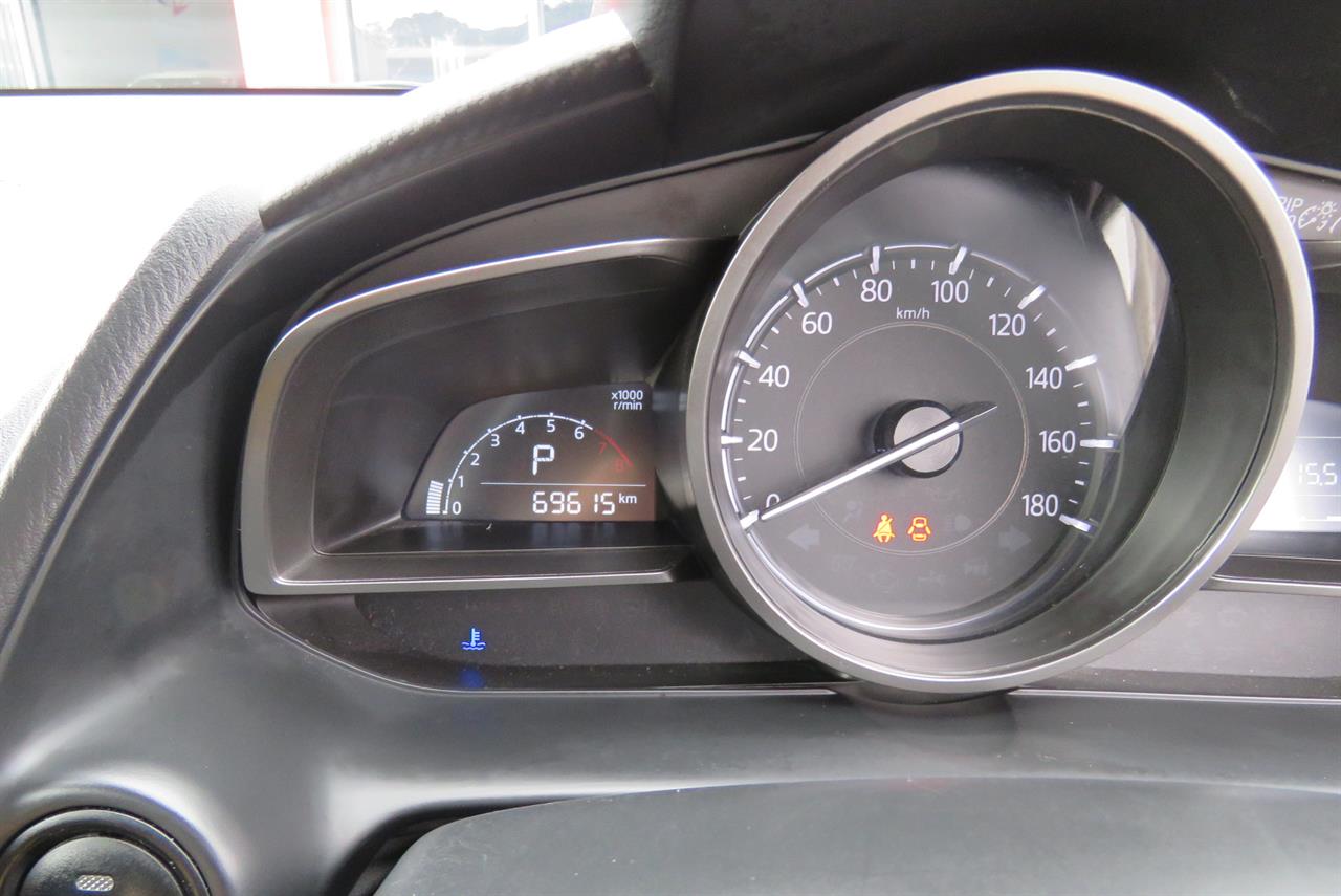 2020 Mazda 2 thumbnail