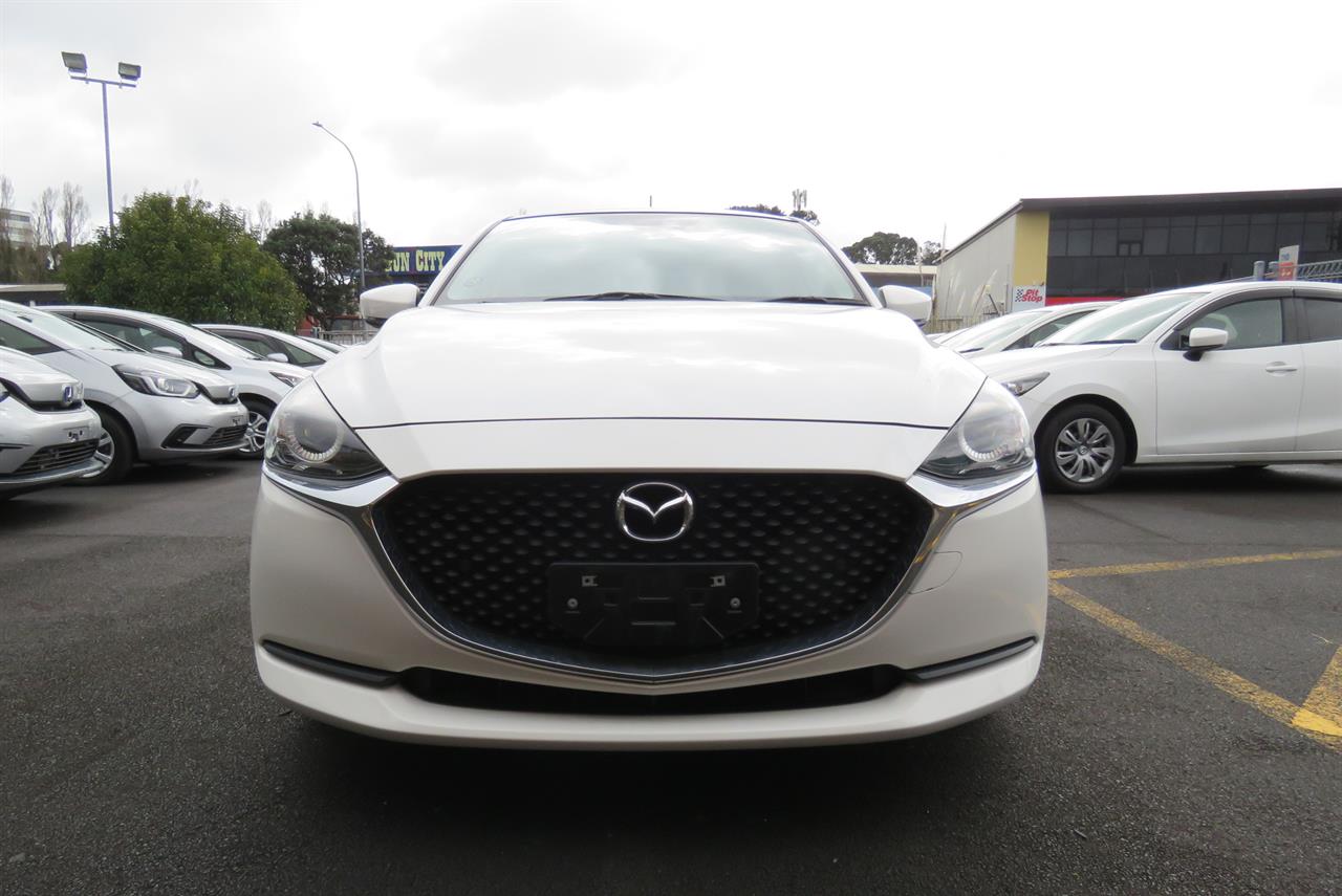 2020 Mazda 2 thumbnail