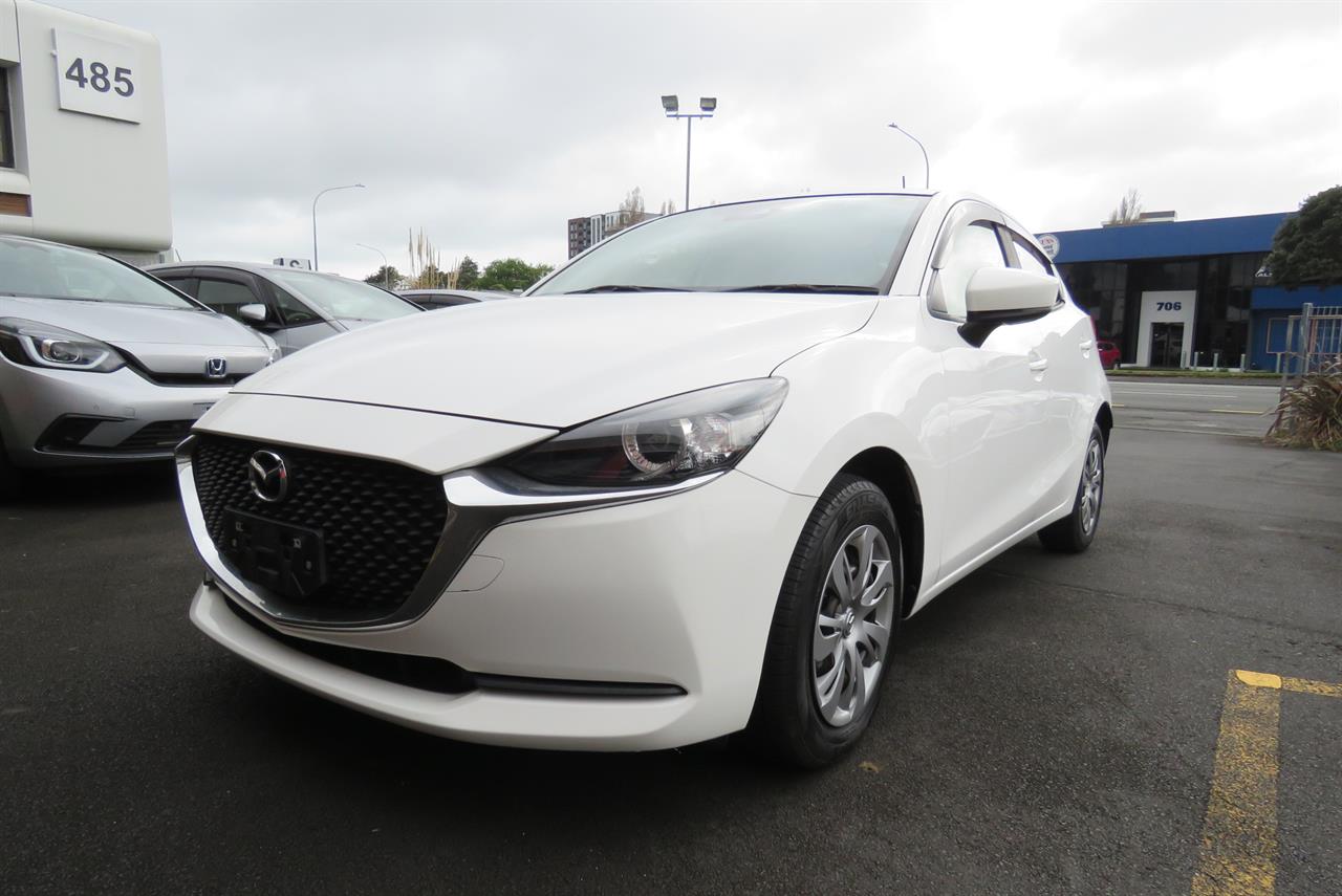 2020 Mazda 2 thumbnail