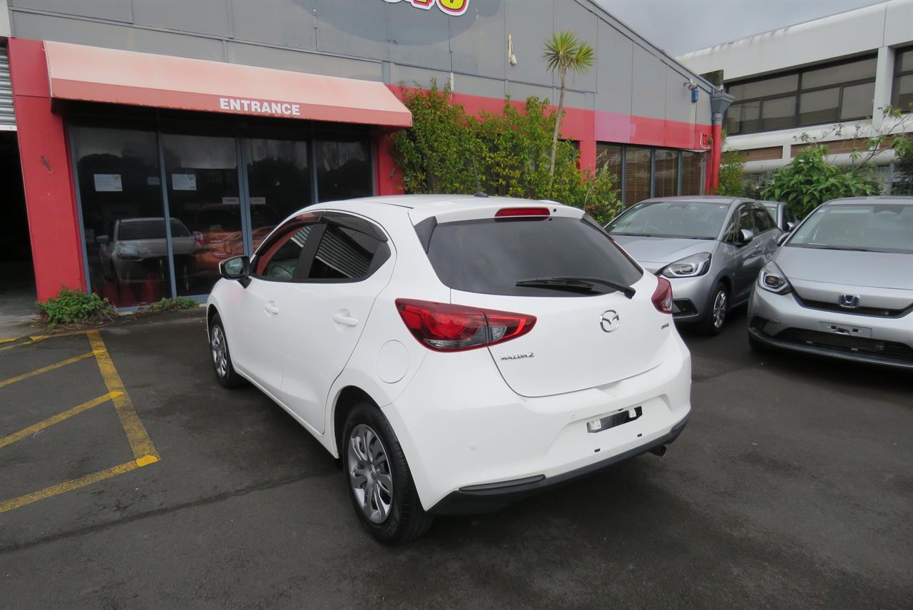2020 Mazda 2 thumbnail
