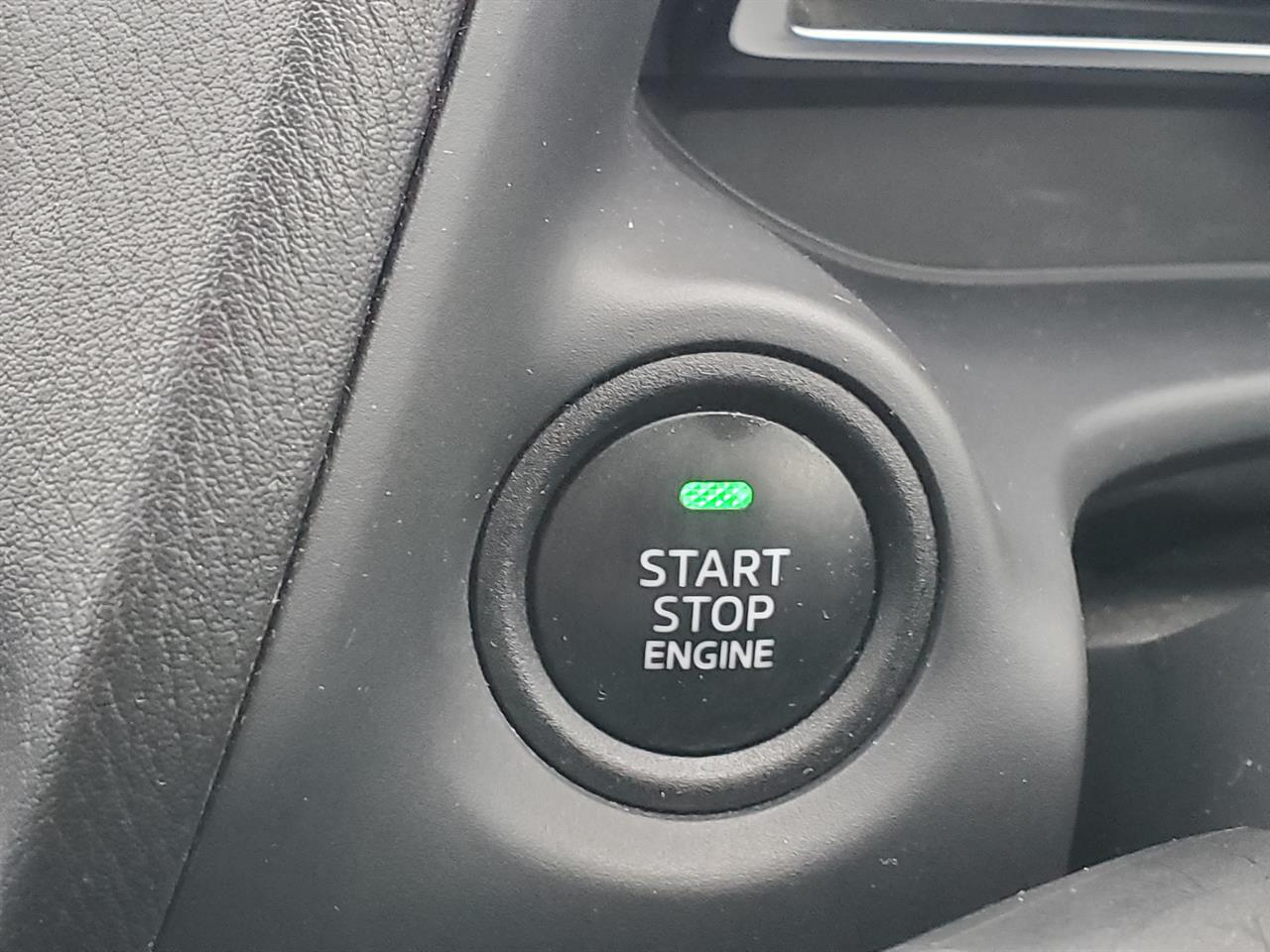 2013 Mazda Axela thumbnail