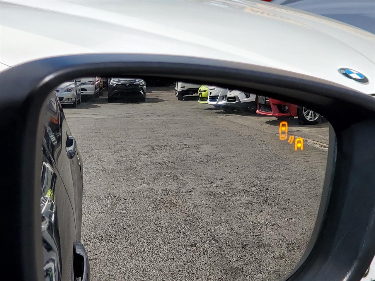 2013 Mazda Axela thumbnail