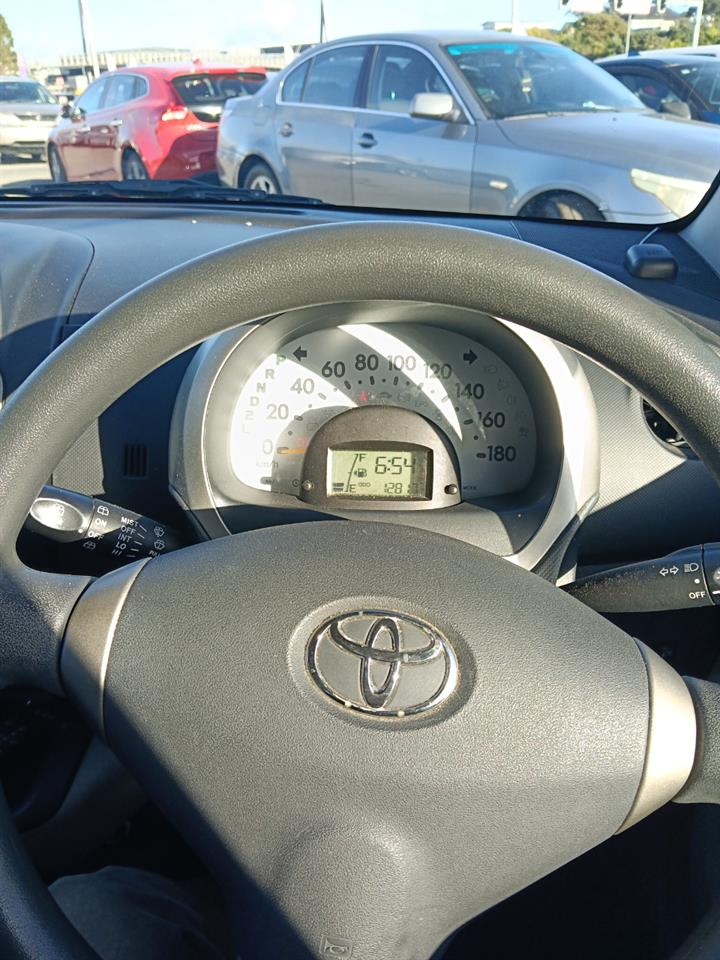 2009 Toyota Passo thumbnail